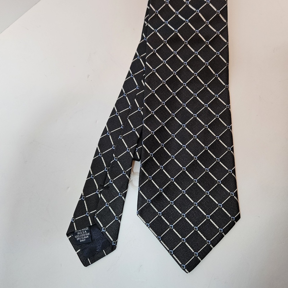 DANIEL CREMIEUX GEOMETRIC/BLUE men's tie 100% Silk Made in USA Refined Sheen 4in